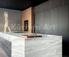 Plan de travail en granit Platino | Élégance Naturelle & Harmonie