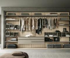 Dressing Ouvert à Vue – Minimalisme structuré et modularité sans limites