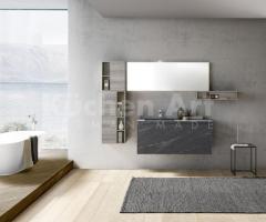 Salle de bain moderne effet marbre noir avec vasque intégrée