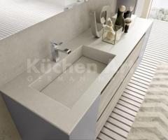 Salle de bains suspendue bois clair et gris | Design épuré