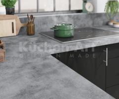 Cuisine en céramique effet béton gris | Design industriel & minimalisme